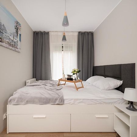 Hideaway Apartment - Terrace With Garden & Parking- By Rentujemy Лодзь Экстерьер фото