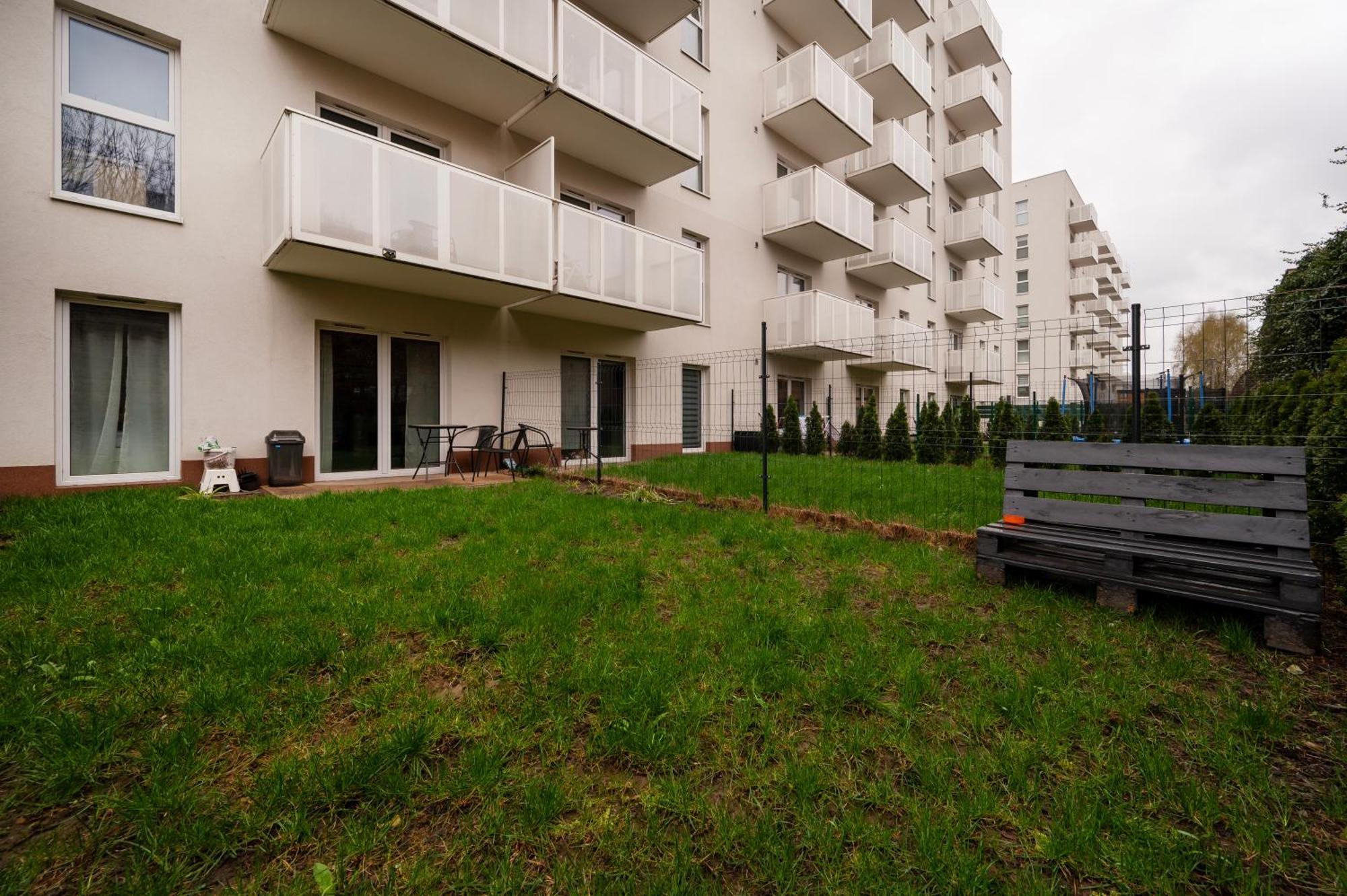 Hideaway Apartment - Terrace With Garden & Parking- By Rentujemy Лодзь Экстерьер фото